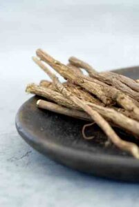 Make Throat Soothers with Licorice Image